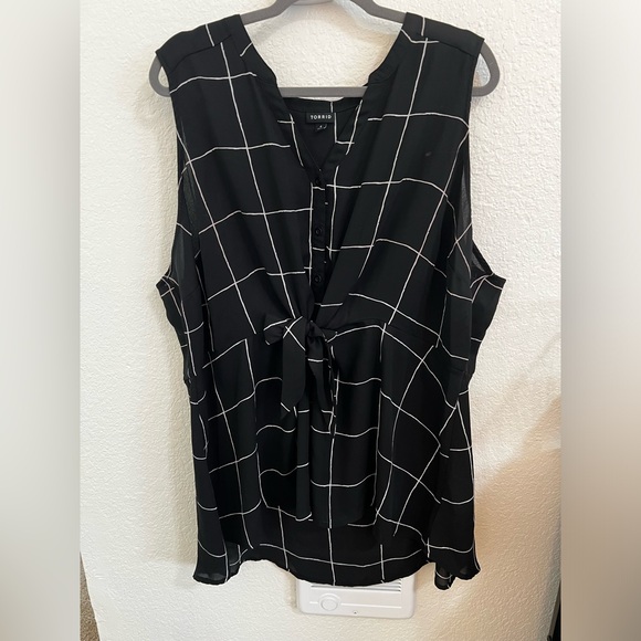 Torrid, Short Sleeve Blouse, 4x, Black - Picture 1 of 3